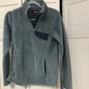 Patagonia women’s gently worn jacket.  Green/ blue. - S